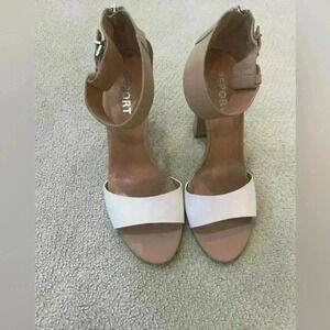 Report Madysan Nude and white sandal block heels